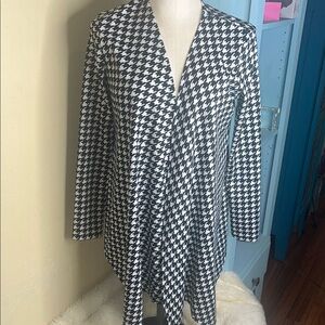 SHEIN Black and White Houndstooth Blazer
